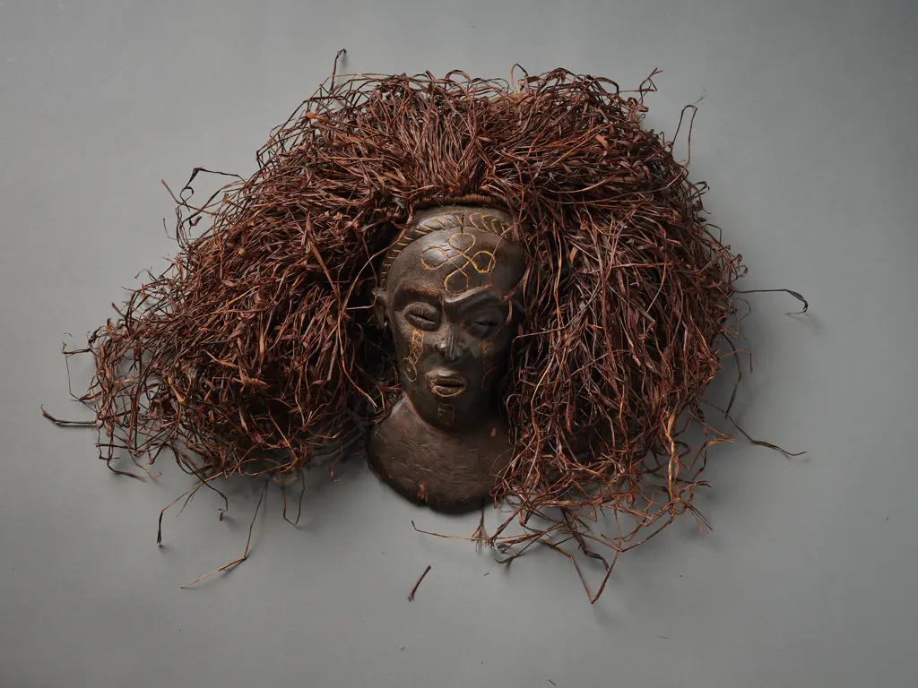 Wood/raffia/rope mask - Chokwe c.1950, Image 1++